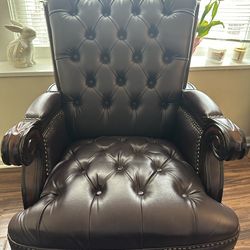 Chesterfield desk chair