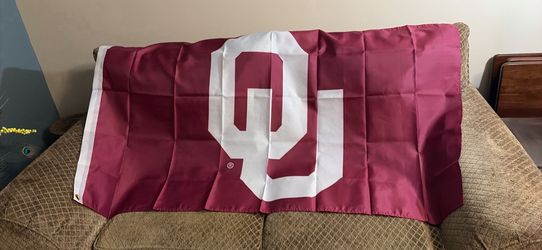 NEW 3 X 5 OKLAHOMA SOONERS FLAG ( OTHER TEAMS AVAILABLE)
