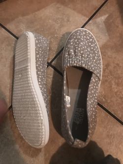 Shoes size 5