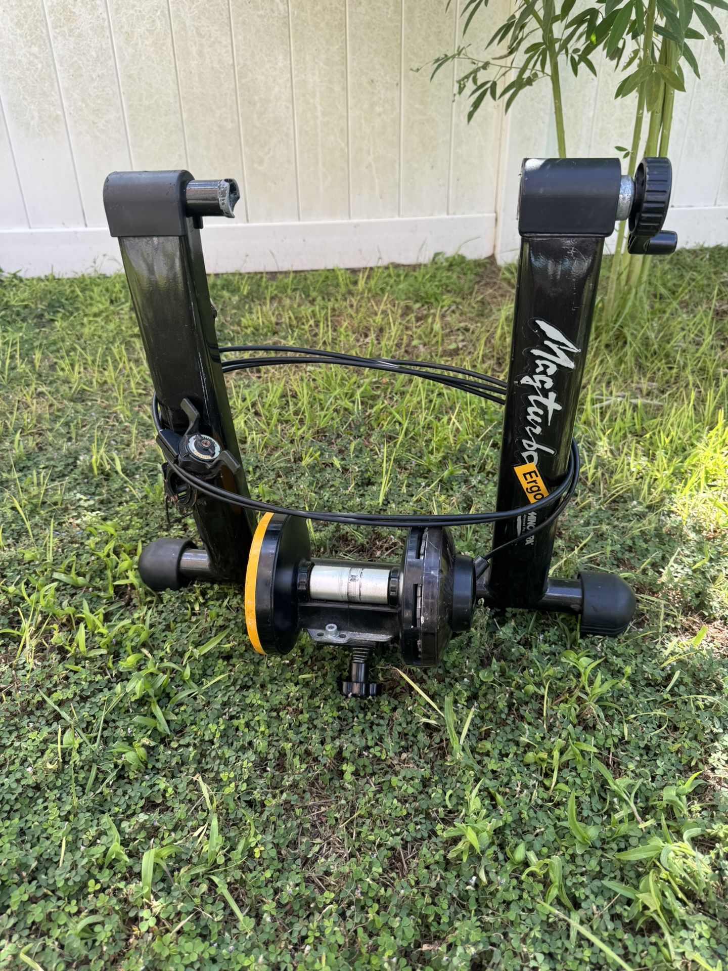 Minoura Magturbo Ergo bicycle trainer