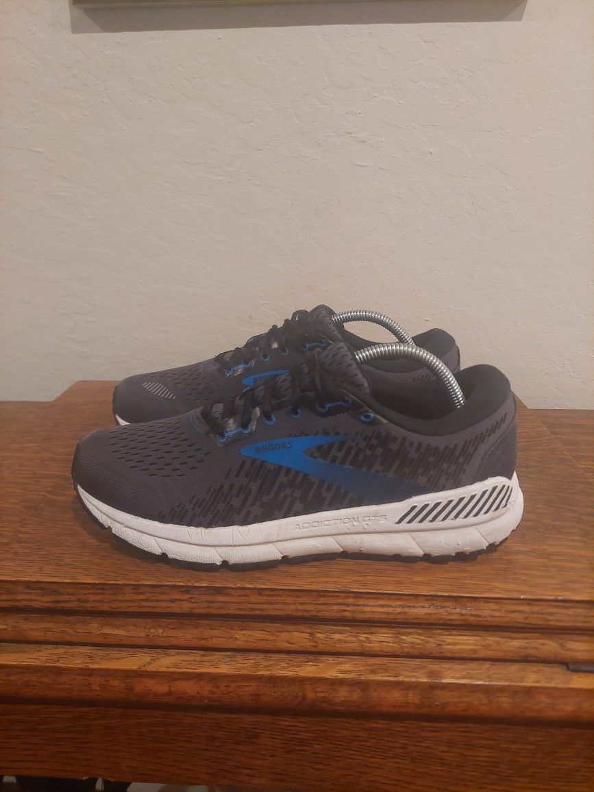 Brooks Addiction GTS 15 Athletic Running Shoes
Men's Size 9 Narrow B