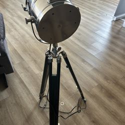 Tripod Spotlight.
