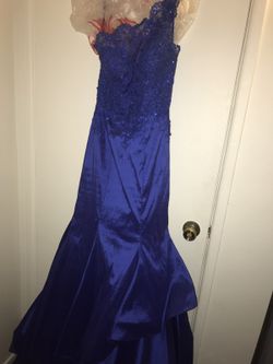 GORGEOUS FORMAL DRESS
