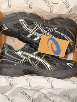 Asics black