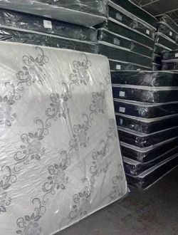 Queen Size Deluxe Mattress 