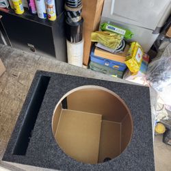 ROCKVILLE 12 INCH PORTED SUBWOOFER BOX