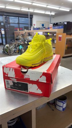 Nike Air Max Sneakers Neon Yellow
