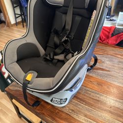 Chicco Infant + Toddler Car Seat (5-40 lb, Expiration 2031)