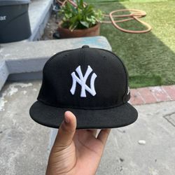 Black Yankee, Hat