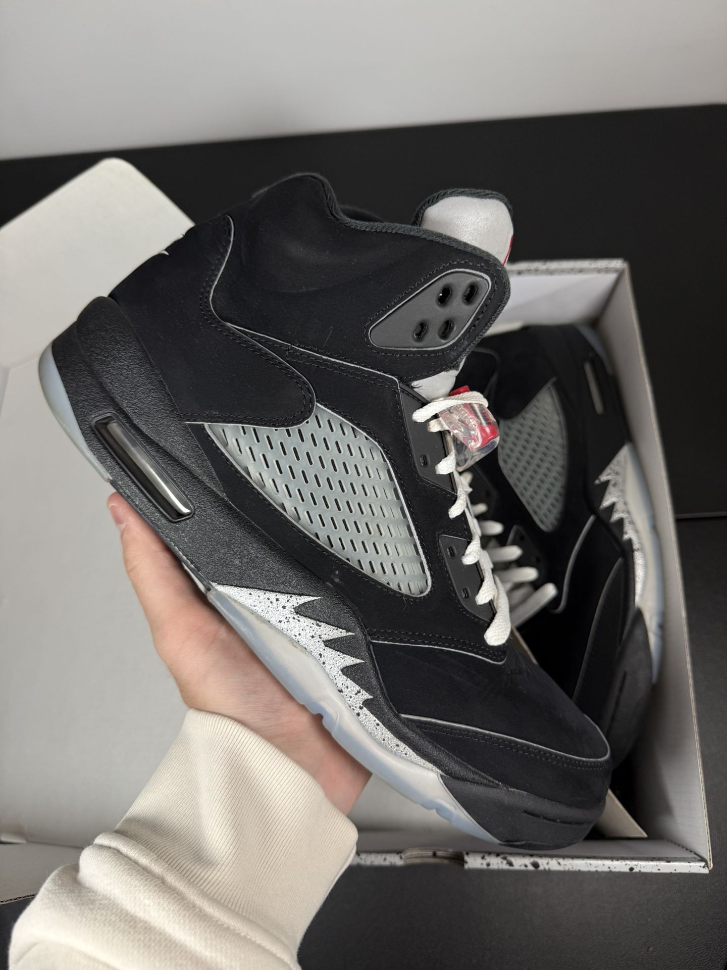 Jordan 5 Black Metallic Reimagined 