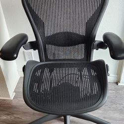 Herman Miller Aeron Chair - Size C - Fully Loaded - Excellent Condition