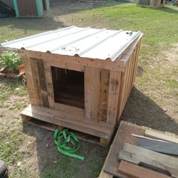 This is a lifted roof doghouse