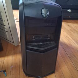 Alien AURA GAMING COMPUTER 