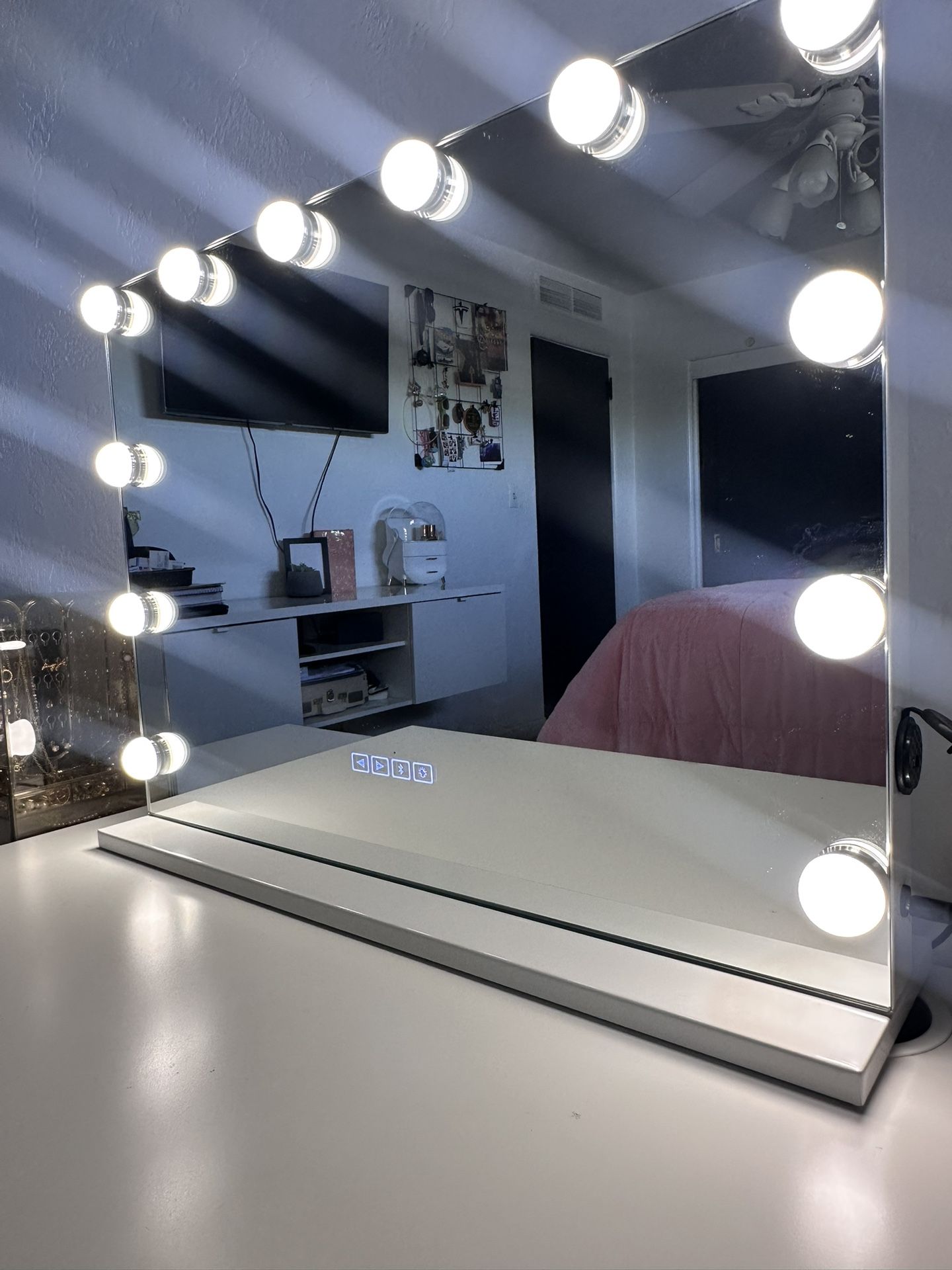 LED MIRROR