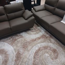 *Weekly Feature*---Sleek Valencia Leather Sofa/Loveseat Sets---Now $599!!!---Delivery And Financing✌️