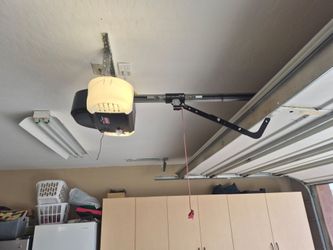 Genie Belt Drive Garage Door Opener Model 7155LD