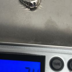 Vintage 18k white gold filigree  genuine sapphire  2.4 grams