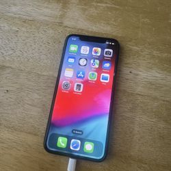 iPhone X 64g Pre Owned : Like New