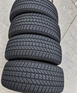 Set 275/50-22 Bridgestone con el 90% de vida