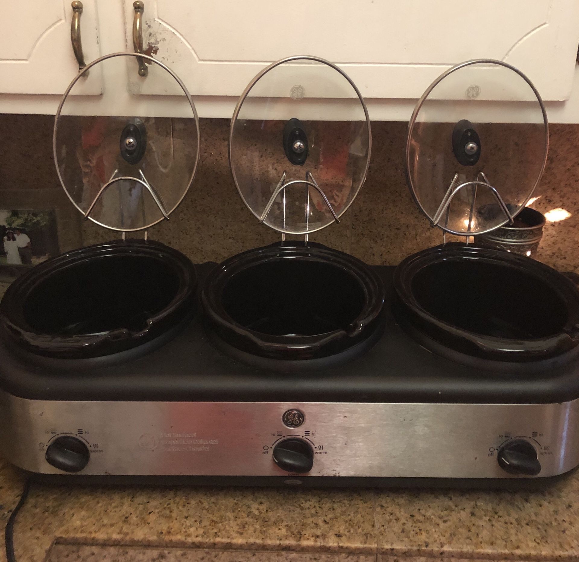 Triple Crock Pot/Slow Cooker by GE for Sale in Vacaville, CA OfferUp