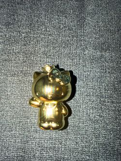 Golden  hello kitty