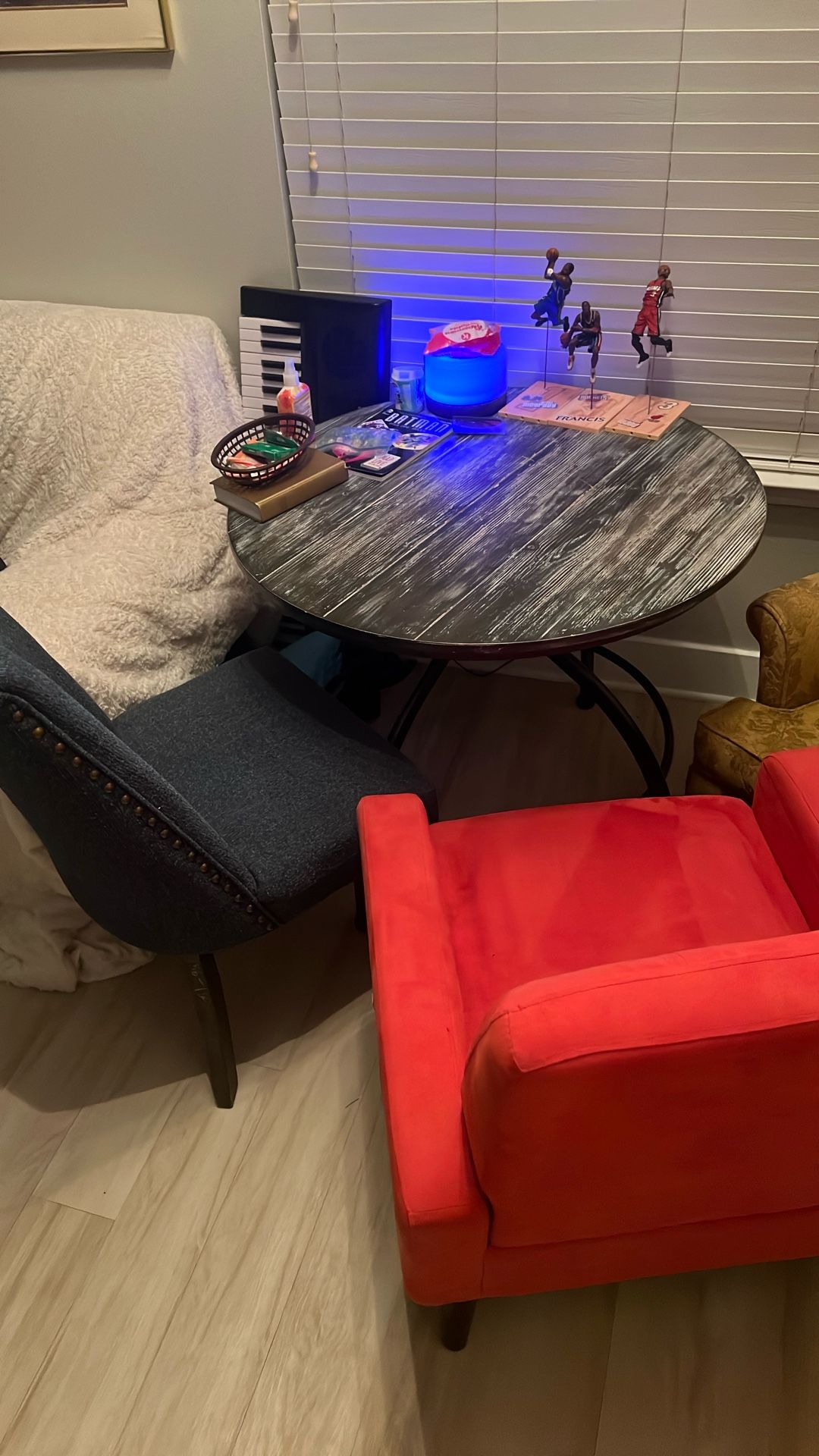 Dinner Table With 4 Chairs