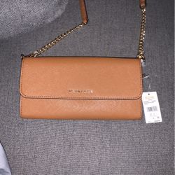 MK purses $100 obo (wont take less then $85)