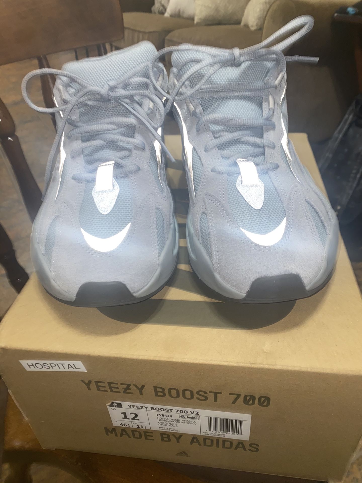 Yeezy 700 Hostpital blue size 12