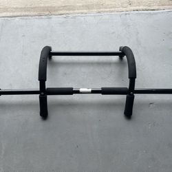 Bench Press/biceps-teiceps/ Pull Up Bar