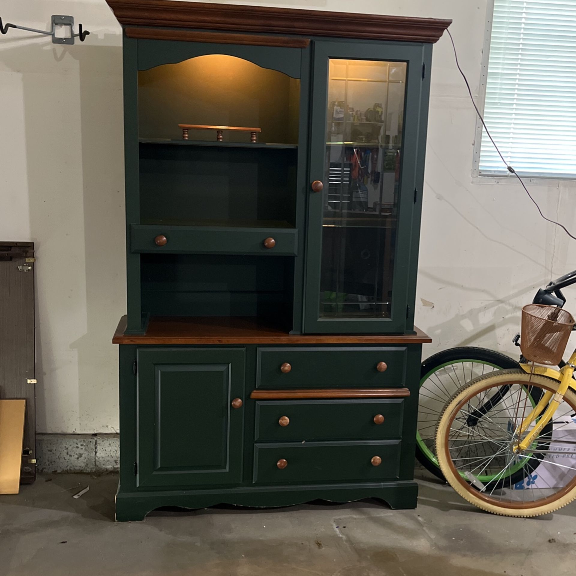 Display Hutch Cabinet-lights up $180 OBO