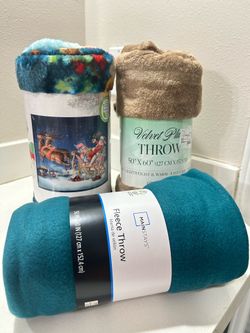 Flece/Velvet Throws