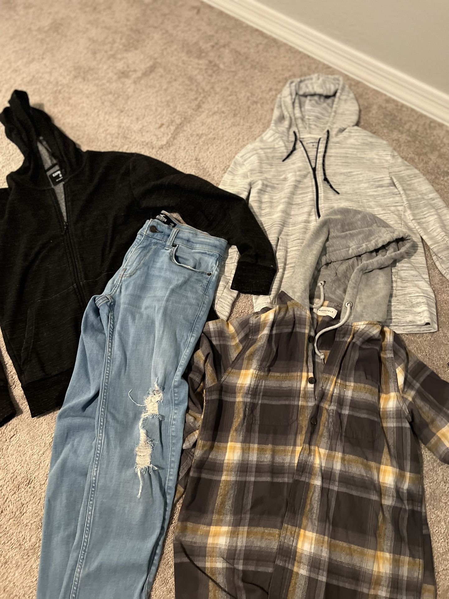Young Men Size S -clothes- Express, Hollister, Etc 