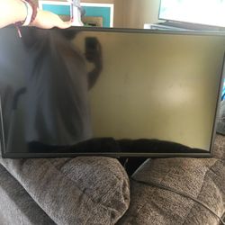 Sceptre 32 Inch NON SMART TV with Mount And Roku Stick  