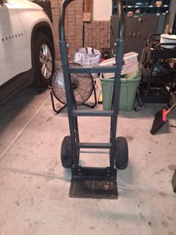 Harper 600 lb capacity hand truck