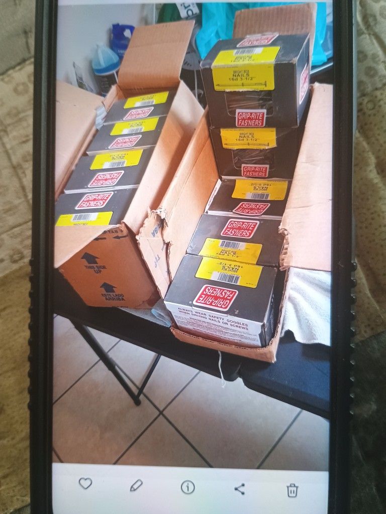 8- Cajas De Clavos $10- Each - Bright Box Nails -- Oildale
