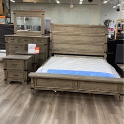 Wooden EK Bedframe Set (With Bedframe, 2 Nightstands And Dresser With Mirror)