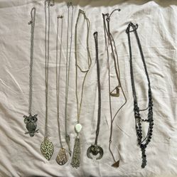 Long Women’s Necklaces 