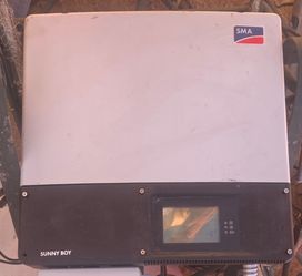 SMA Sunny Boy SB4000TL-US-22 Solar Inverter w/ DC Disconnect – Working