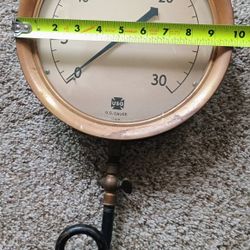 Vintage Steampunk HEAVY 10 Pound
Industrial  Architecture Brass gauge wall decoration, made by U.S. Gauge Co. New York. Measures 10" in diameter, 2" t