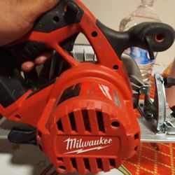 Skillsaw Milwaukee 18v 