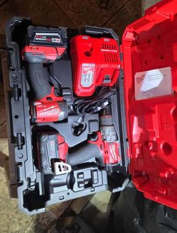 Milwaukee M18 FUEL Drill & Impact Driver Combo Kit
