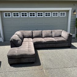 Grey Sectional Couch Sofa (FREE DELIVERY!)
