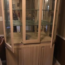 China Cabinet With Lights