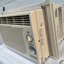 Ac  Missing Lower Knob But Can Be Turned With Screwdriver 