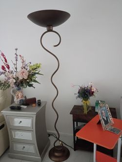 Floor lamp
