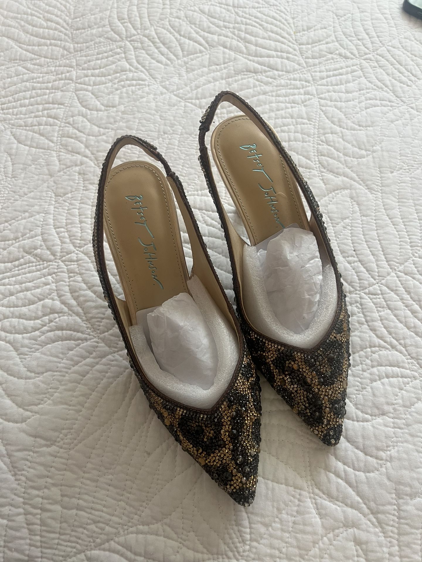 Betsy Johnson heels, Size 6, Black And Gold