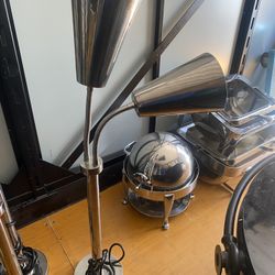 D.W.H. Double Head Heat Lamp