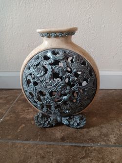 Very Nice Vase Intricate Pattern Beautiful