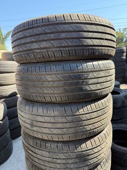 225/60r16 Kuhmo tires en excelentes condiciones de vida las 4