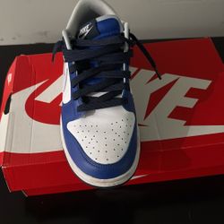 Nike Dunk Lows Size 8